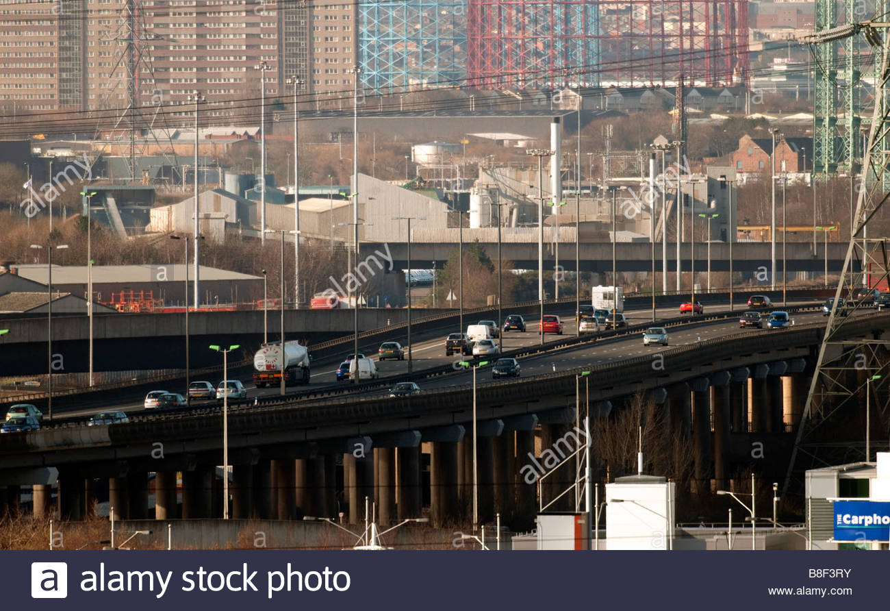 industrial-view-of-birmingham-city-centre-viewed-with-the-m6-motorway-B8F3RY.jpg