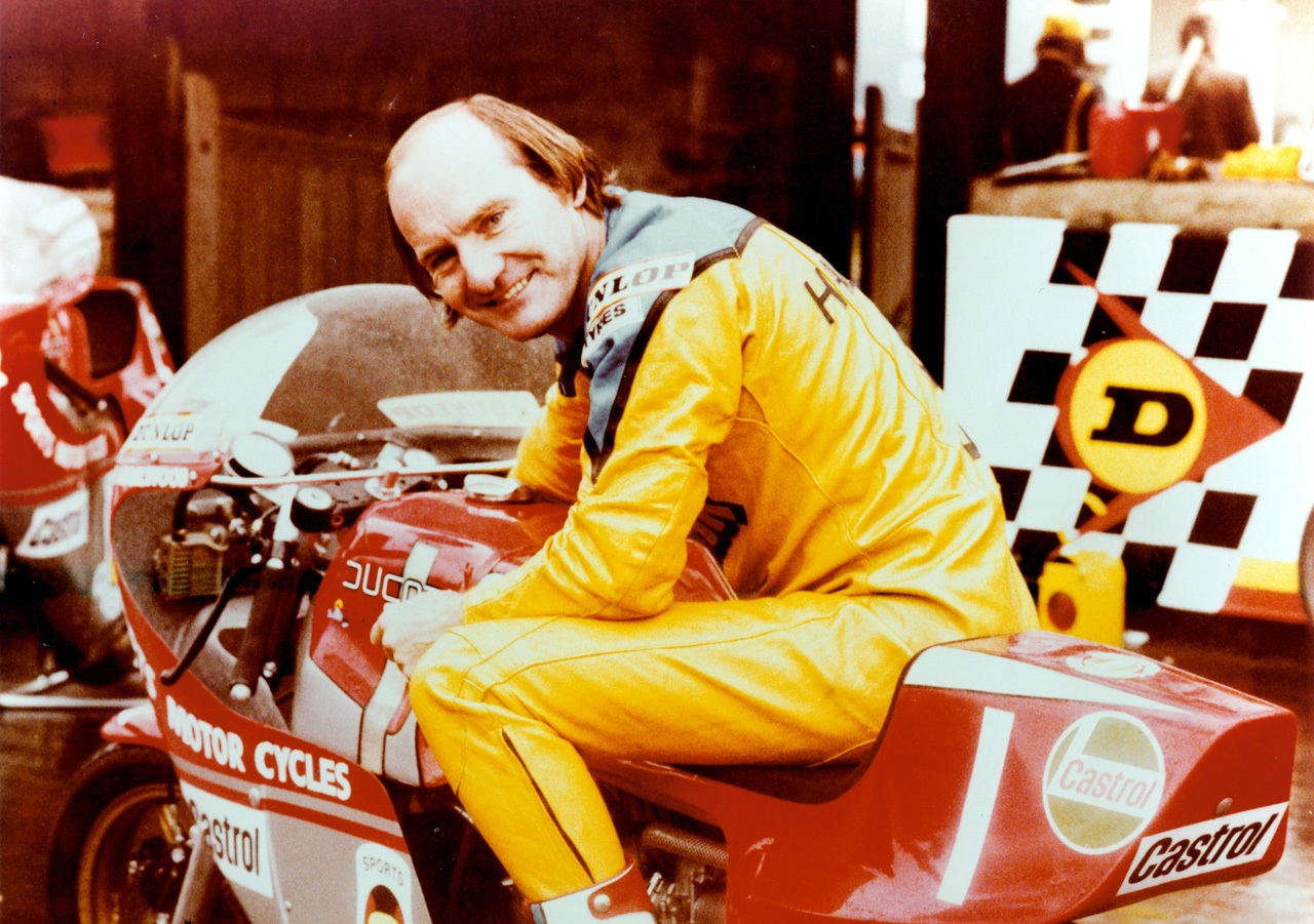 mike-hailwood-s-ducati-sponge-ball_4.jpg