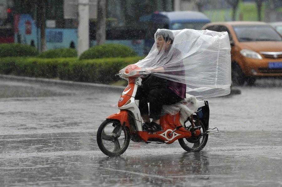 motorcycle-riding-in-rain.jpg