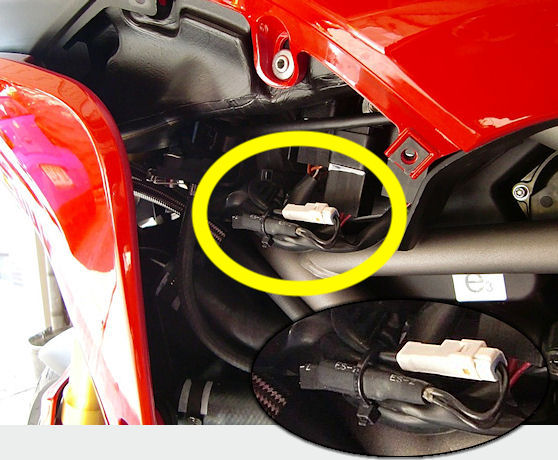 multistrada_1200_satnav_connector_location.jpg