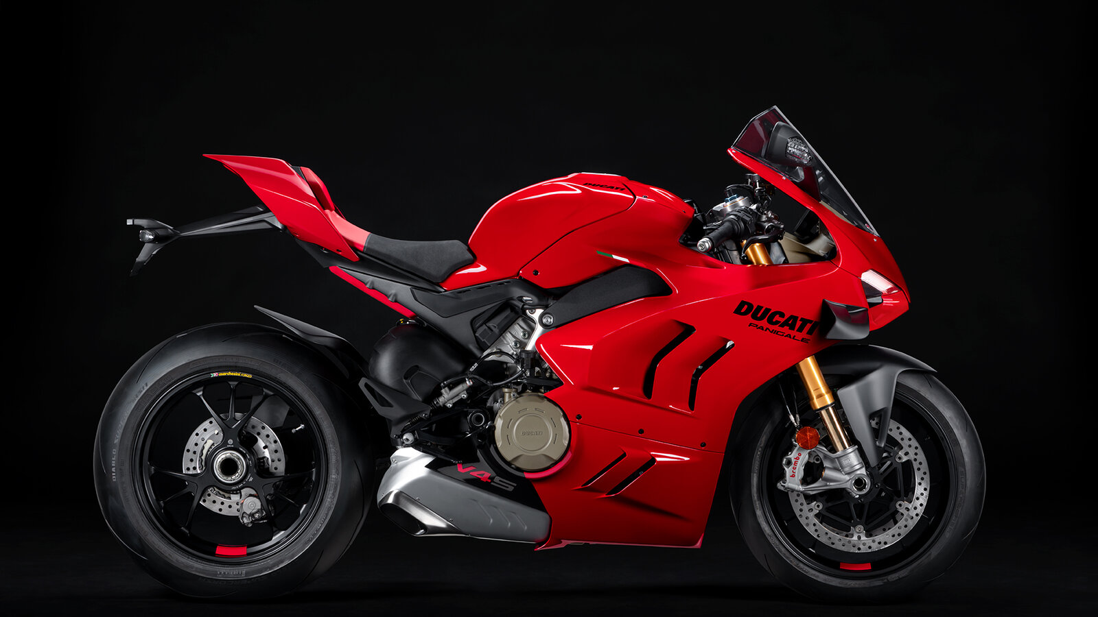 Panigale-MY22-Studio-41-Gallery-1920x1080.jpg