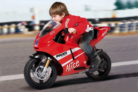 PEG-PEREGO-DUCATI-GP-RIDE-BY-CHILD1.jpg