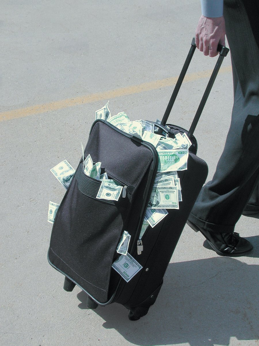 suitcase-full-of-money-1239905.jpg