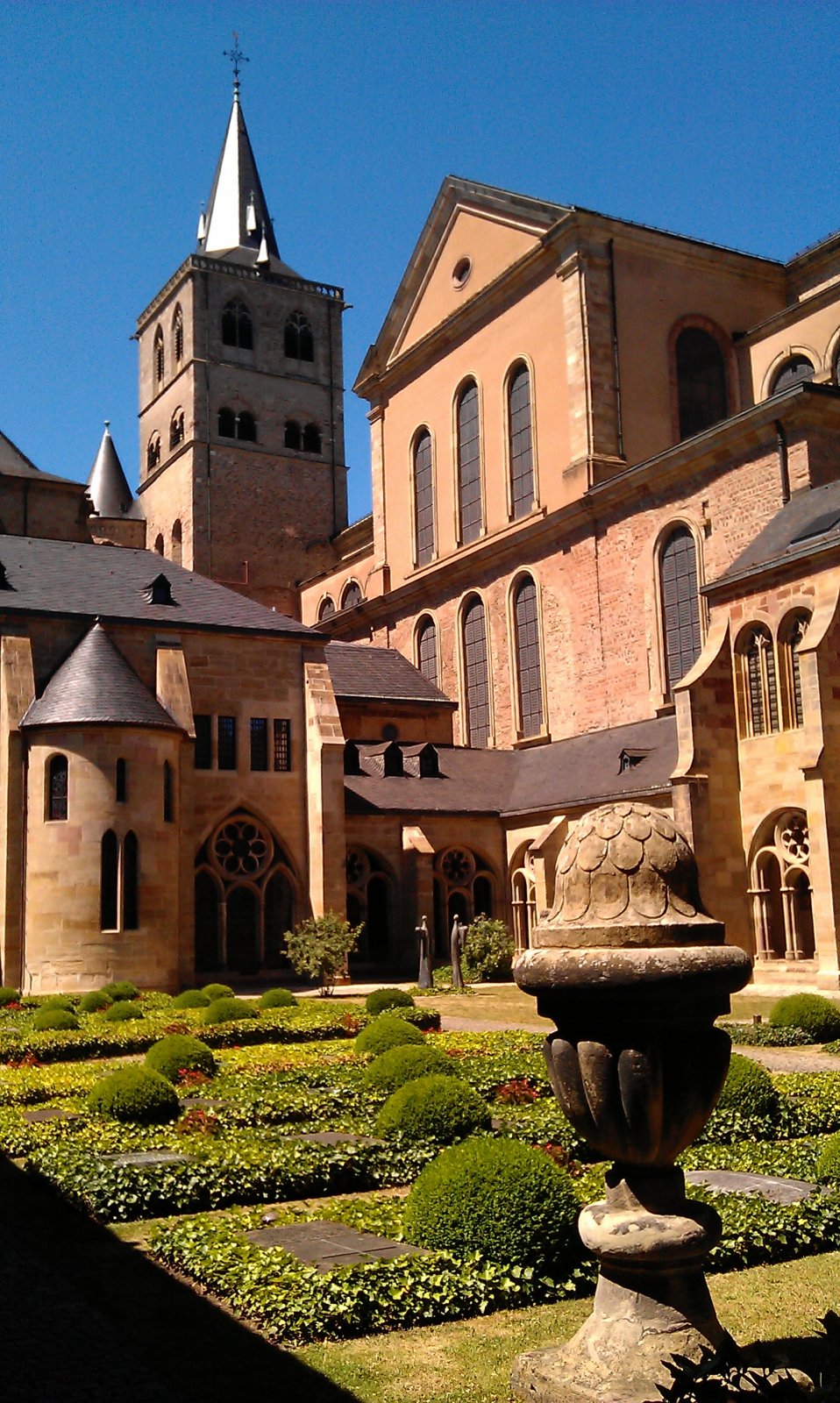 Trier Dom cloister2.jpg