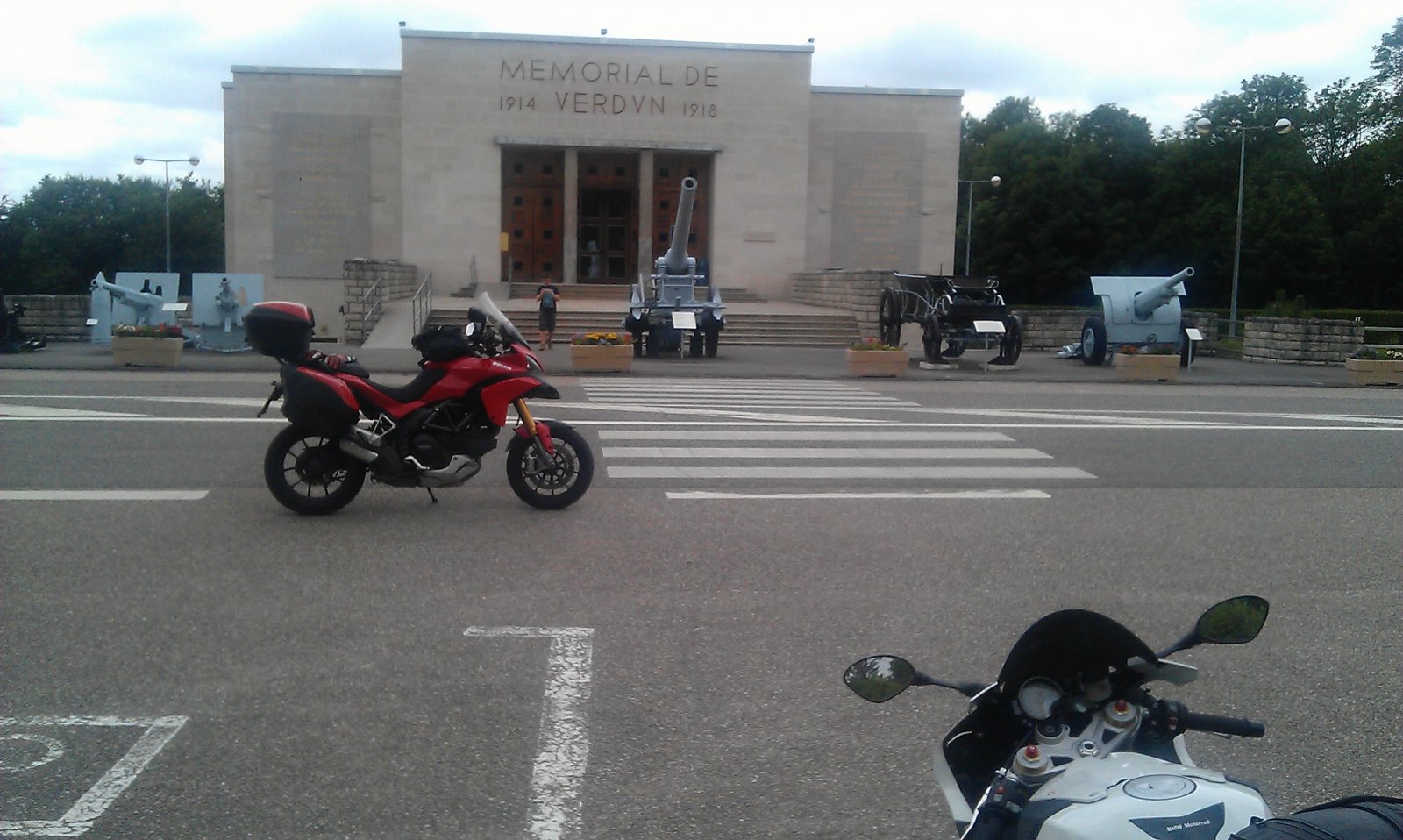 Verdun WW1 Memorial & museum June 2012.jpg