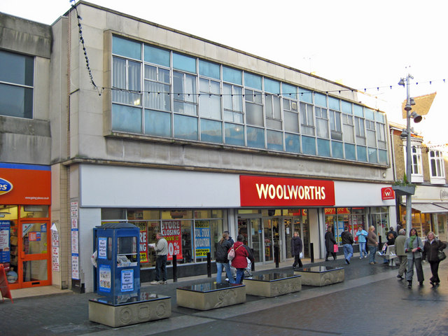 Woolworths,_Victoria_Street_West,_Grimsby_-_geograph.org.uk_-_1076887.jpg