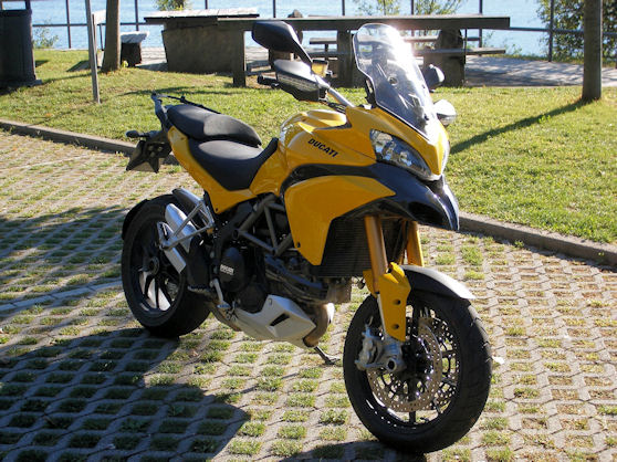 yellow_ducati_multistrada_1200_01.jpg