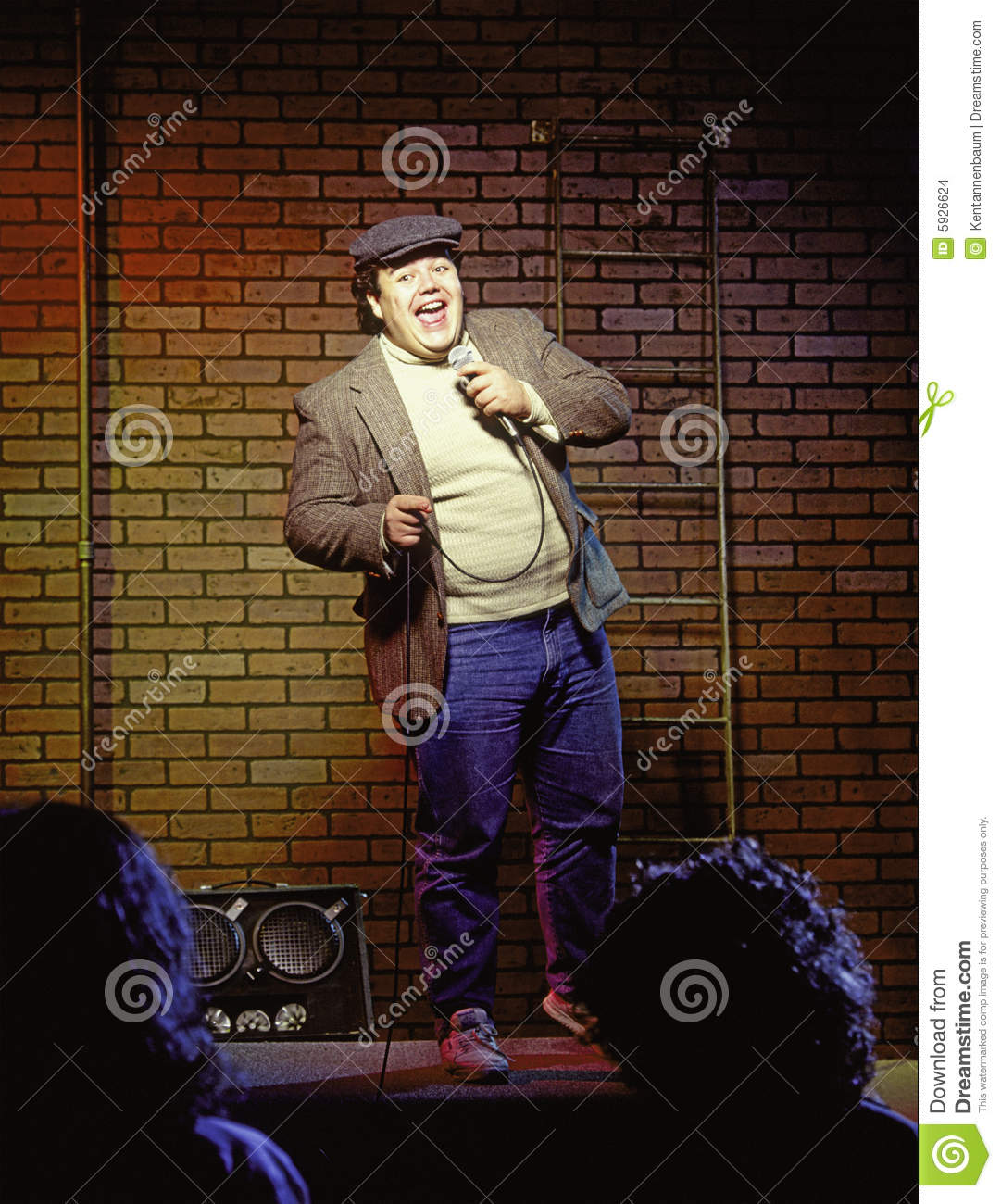 young-man-stand-up-comedian-5926624.jpg