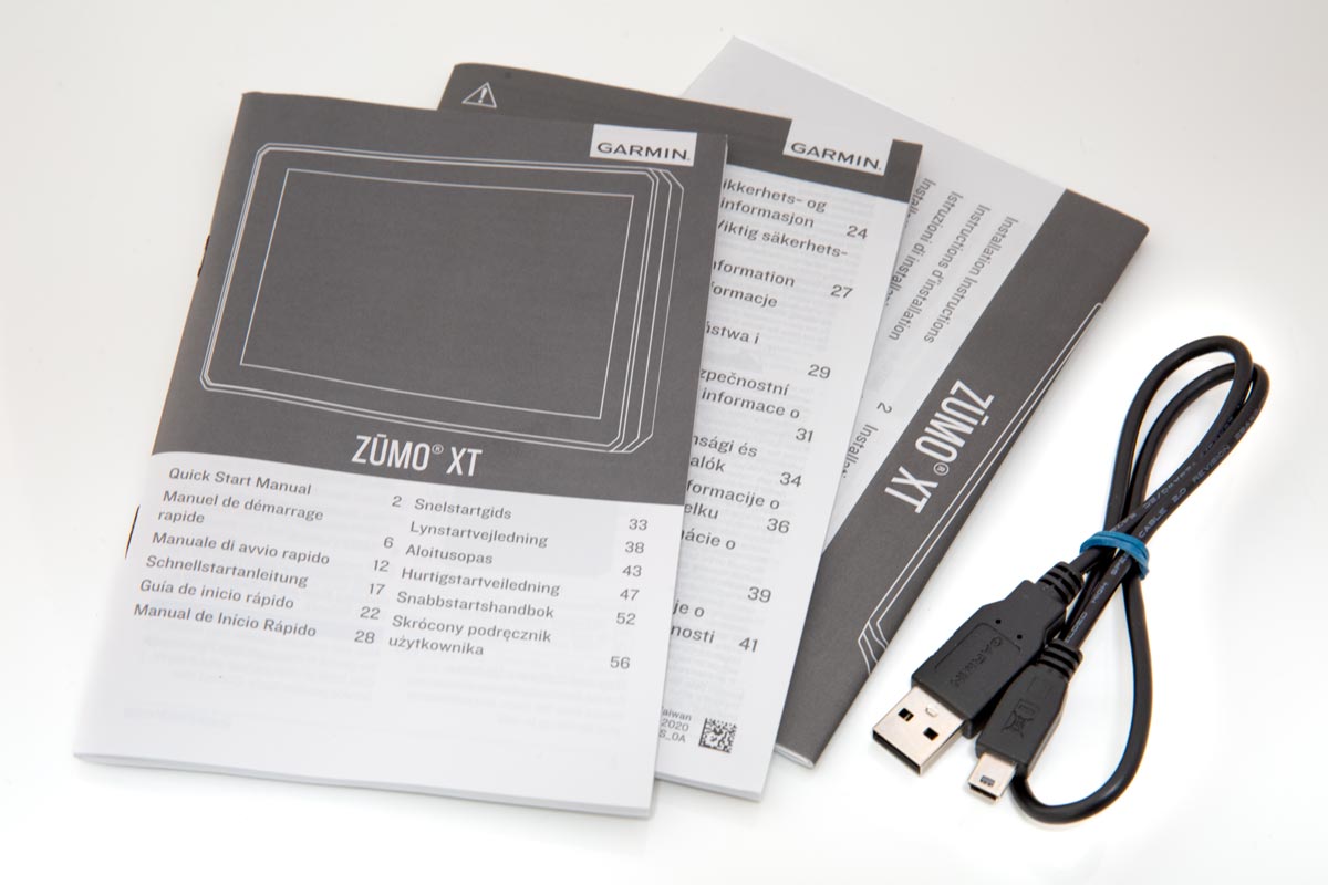 zumo-xt_paperwork-and-usb-cable.jpg