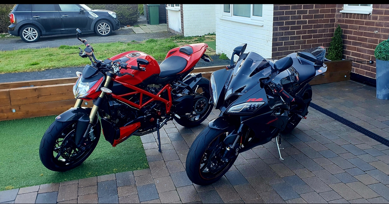 Little ride out this morning into North Wales, lent my mate the r6, smaller engine but the duc...