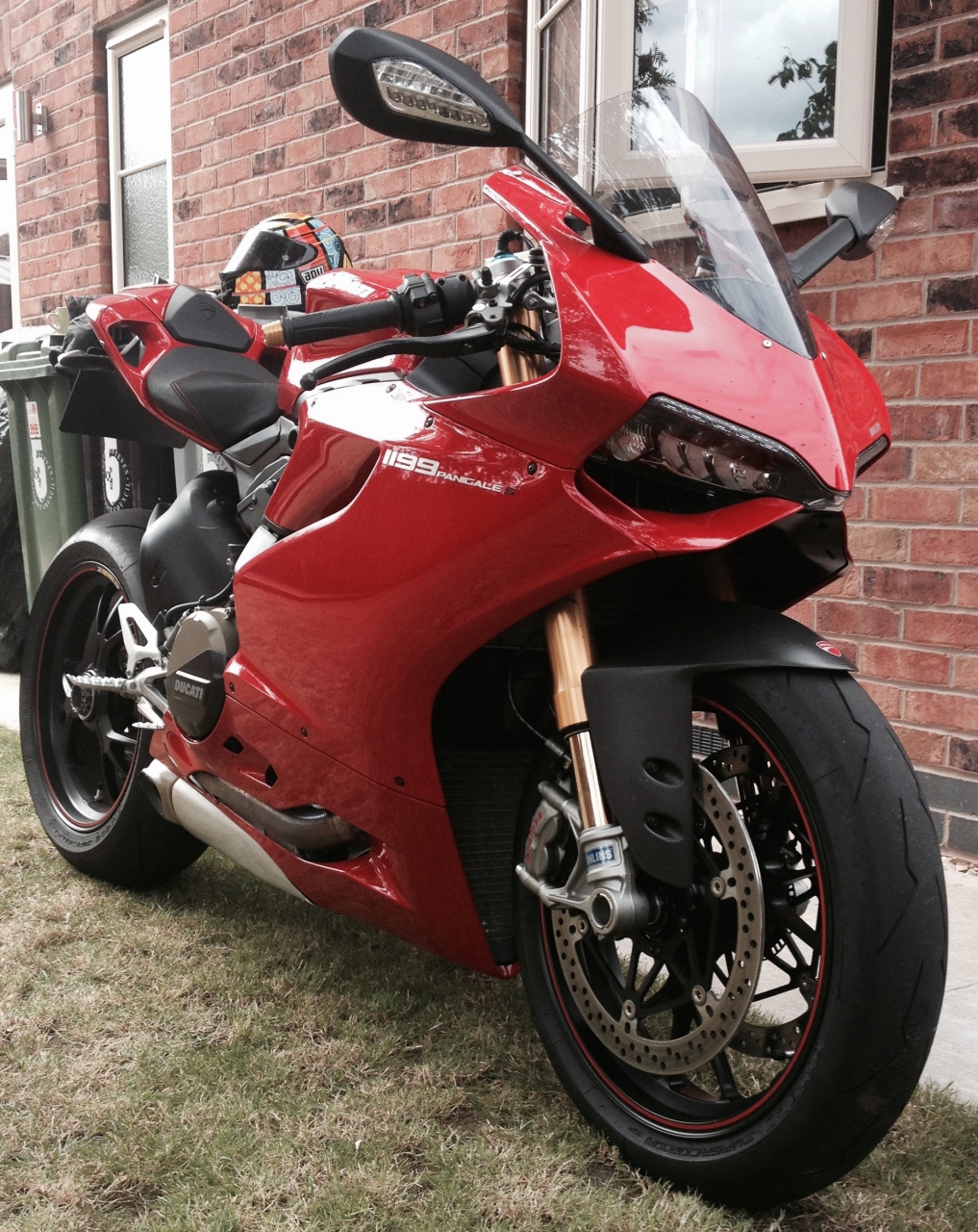 Obligatory wheelie bin shot!