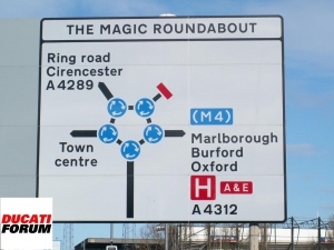 Magic Roundabout Schild db