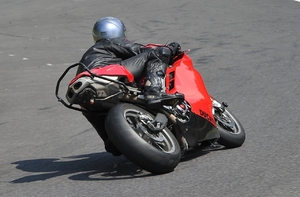 04-07-2011 No Limits Trackday Cadwell Park