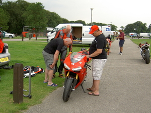 04-07-2011 No Limits Trackday Cadwell Park