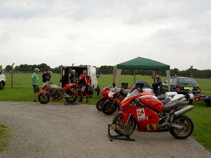 04-07-2011 No Limits Trackday Cadwell Park