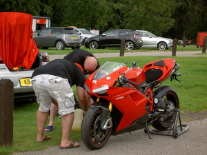 04-07-2011 No Limits Trackday Cadwell Park