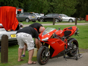 04-07-2011 No Limits Trackday Cadwell Park