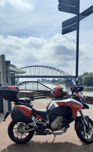 Arnhem Bridge, Holland