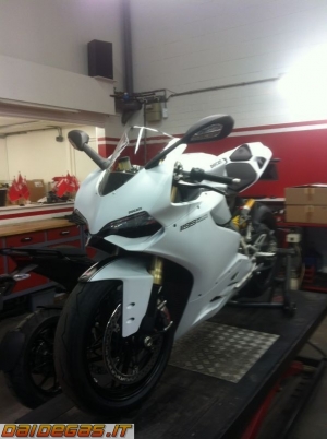 ducati-1199-white-bianca-1