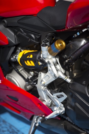 22-1299PanigaleS_KitPerformance_44