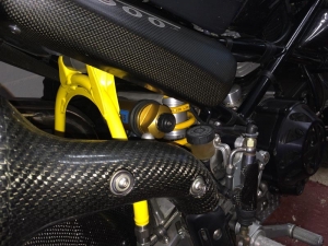 Rear shock reservoir