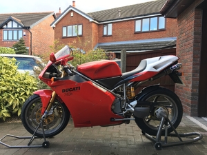 748r