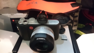 Leica X-U + floating carrying strap